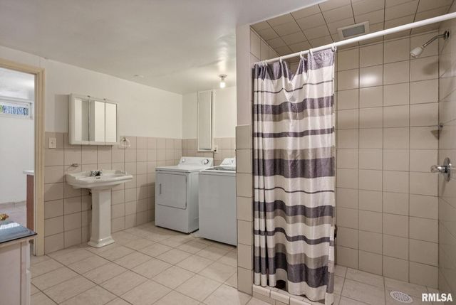 4622 30TH Avenue Court, Rock Island, IL 61201