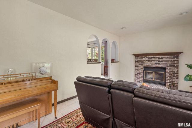 4622 30TH Avenue Court, Rock Island, IL 61201