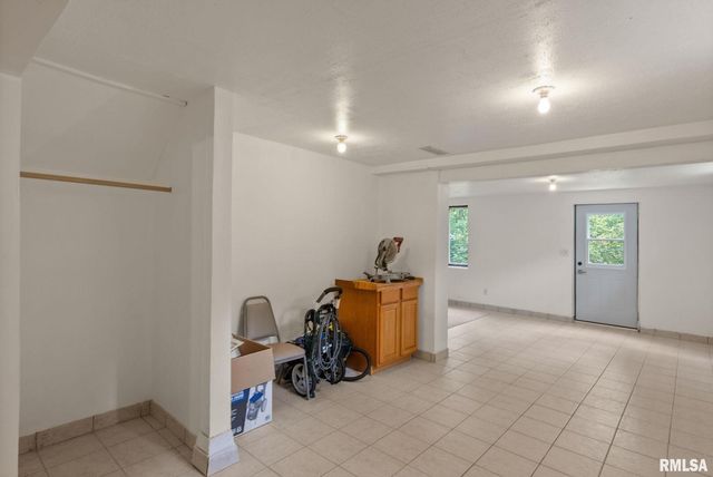 4622 30TH Avenue Court, Rock Island, IL 61201