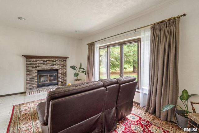 4622 30TH Avenue Court, Rock Island, IL 61201