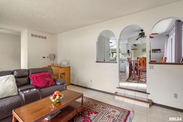 4622 30TH Avenue Court, Rock Island, IL 61201