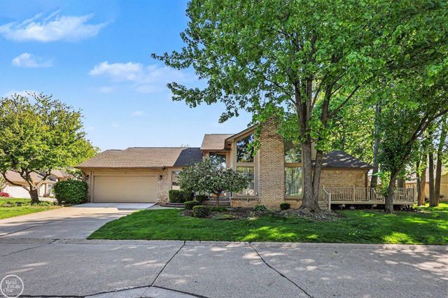 43052 W Kirkwood Drive, Clinton Twp, MI 48038