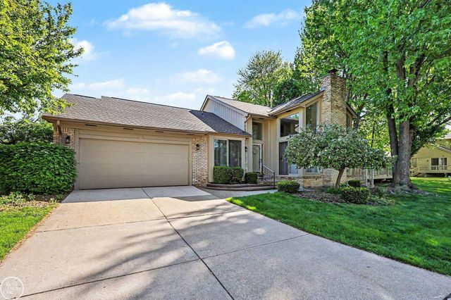 43052 W Kirkwood Drive, Clinton Twp, MI 48038