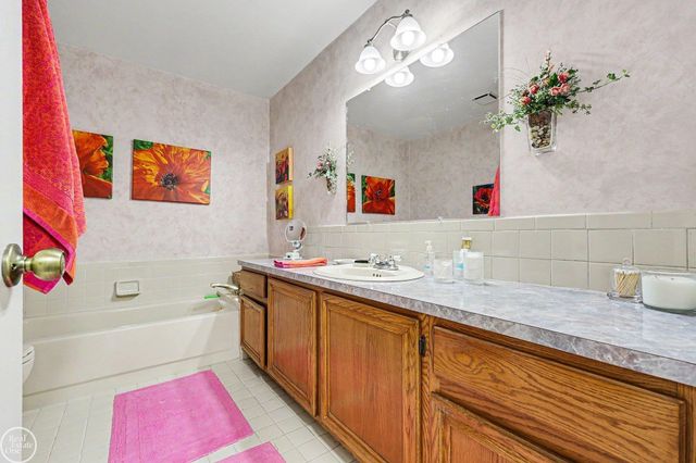 43052 W Kirkwood Drive, Clinton Twp, MI 48038