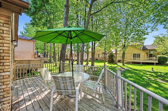 43052 W Kirkwood Drive, Clinton Twp, MI 48038