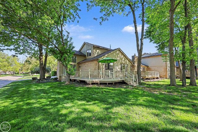 43052 W Kirkwood Drive, Clinton Twp, MI 48038