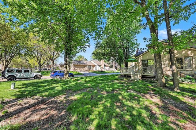 43052 W Kirkwood Drive, Clinton Twp, MI 48038