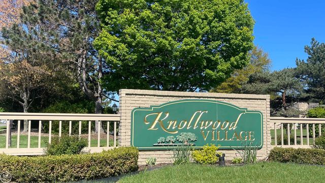 43052 W Kirkwood Drive, Clinton Twp, MI 48038