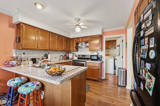 43052 W Kirkwood Drive, Clinton Twp, MI 48038