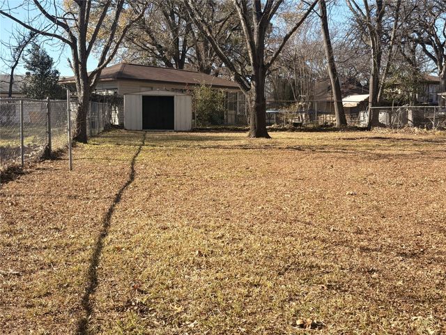 111 Harbor Haven Street, Gun Barrel City, TX 75156