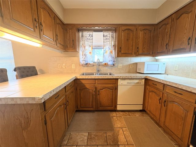 111 Harbor Haven Street, Gun Barrel City, TX 75156