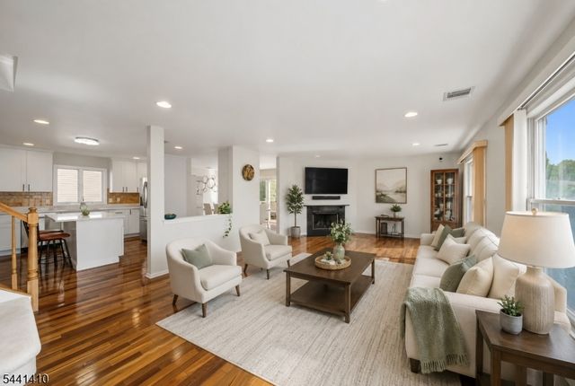 41 Nicole Ln, Parsippany-troy Hills Twp., NJ 07054