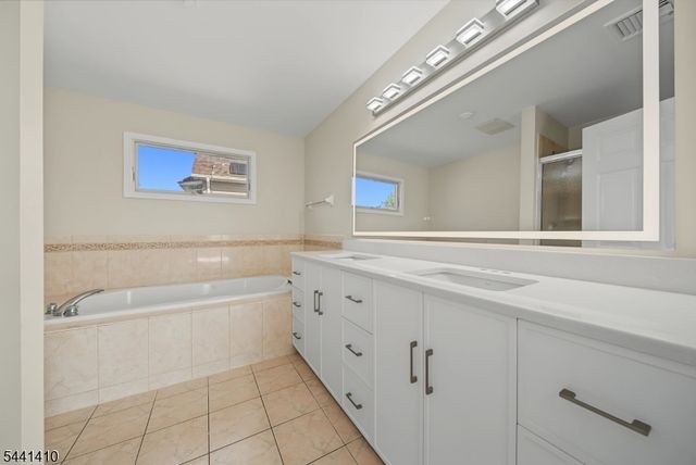 41 Nicole Ln, Parsippany-troy Hills Twp., NJ 07054