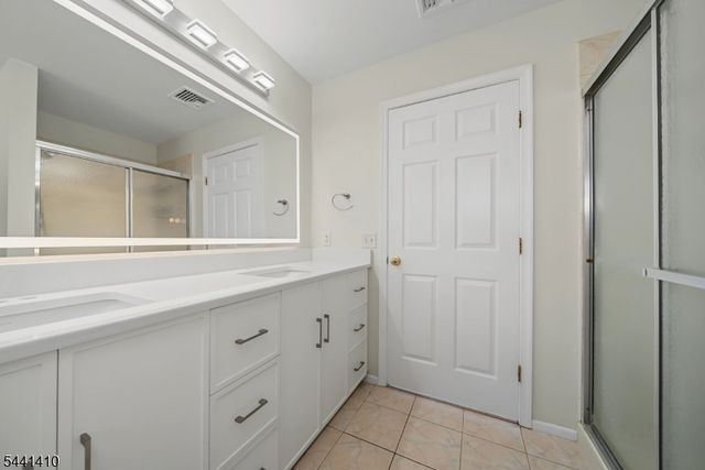 41 Nicole Ln, Parsippany-troy Hills Twp., NJ 07054