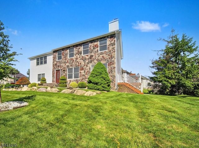 41 Nicole Ln, Parsippany-troy Hills Twp., NJ 07054