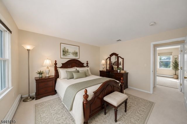 41 Nicole Ln, Parsippany-troy Hills Twp., NJ 07054