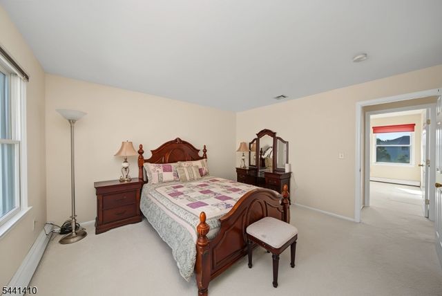 41 Nicole Ln, Parsippany-troy Hills Twp., NJ 07054