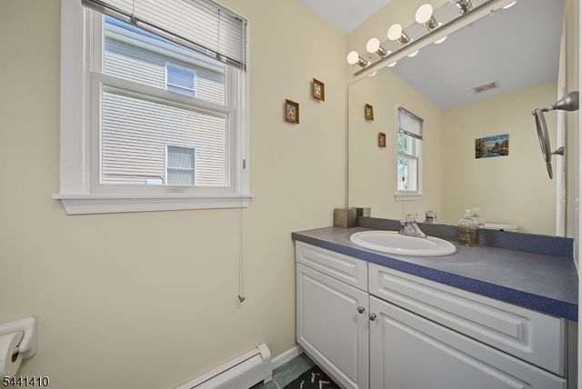 41 Nicole Ln, Parsippany-troy Hills Twp., NJ 07054