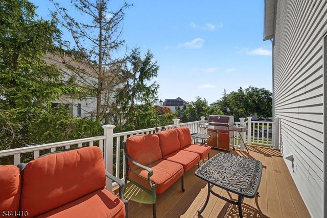 41 Nicole Ln, Parsippany-troy Hills Twp., NJ 07054