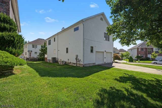 41 Nicole Ln, Parsippany-troy Hills Twp., NJ 07054