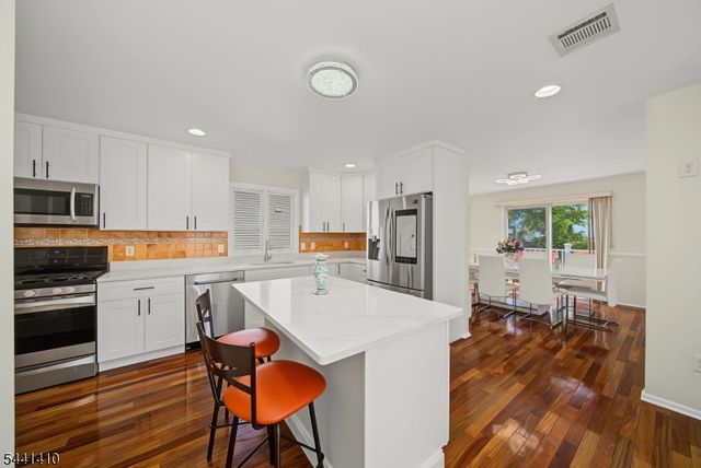 41 Nicole Ln, Parsippany-troy Hills Twp., NJ 07054