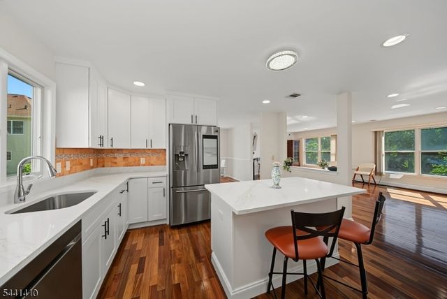 41 Nicole Ln, Parsippany-troy Hills Twp., NJ 07054