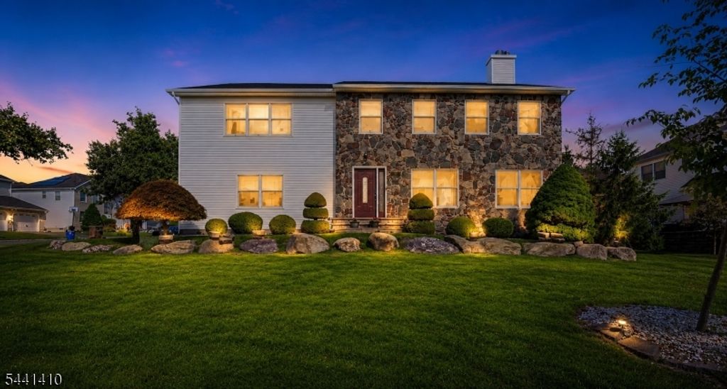 41 Nicole Ln, Parsippany-troy Hills Twp., NJ 07054
