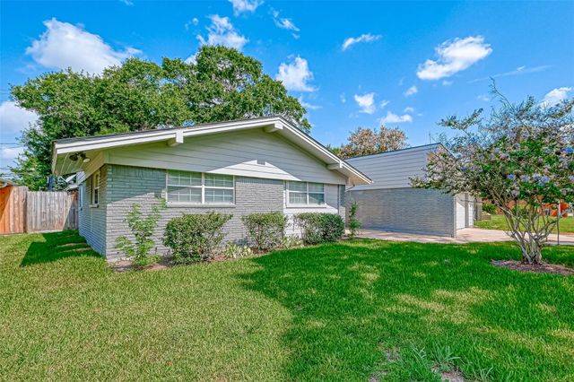 10810 Willowisp Drive, Houston, TX 77035