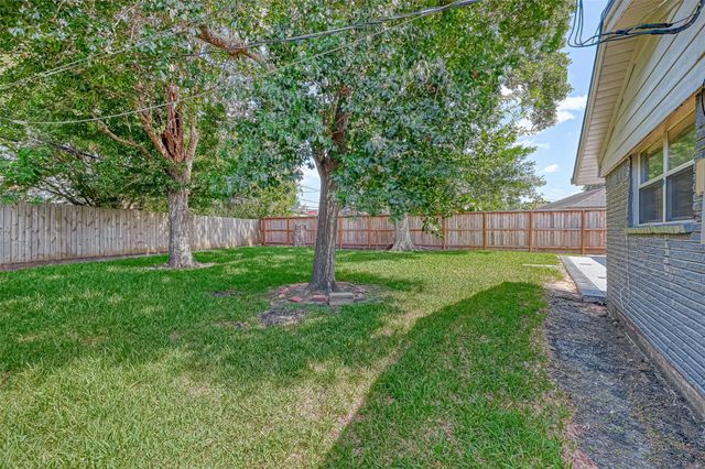 10810 Willowisp Drive, Houston, TX 77035
