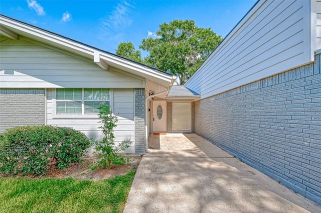 10810 Willowisp Drive, Houston, TX 77035