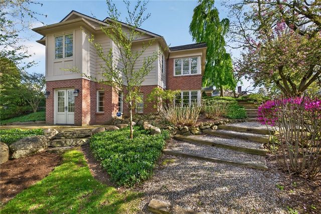 7 Elmwood Hill Lane, Brighton, NY 14610