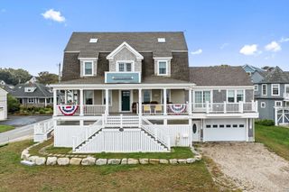 33 Oceanside Dr, Scituate, MA 02066