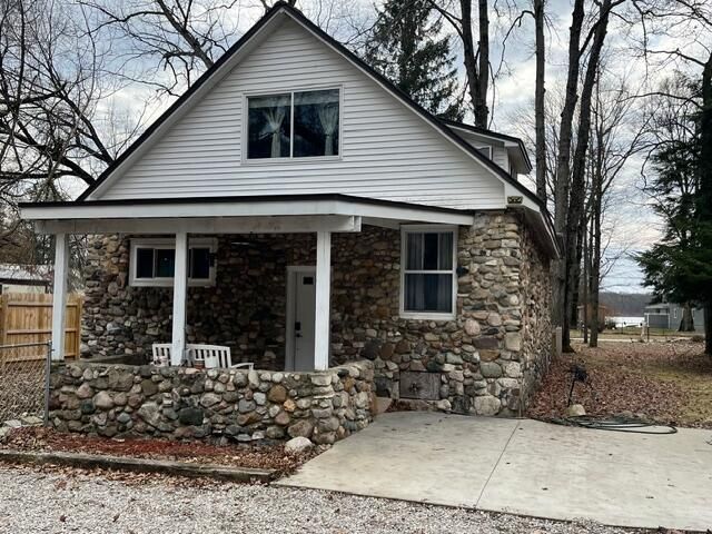 2053 W Parklane, White Cloud, MI 49349