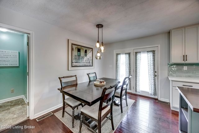 1801 Hawk Hill Rd, La Grange, KY 40031