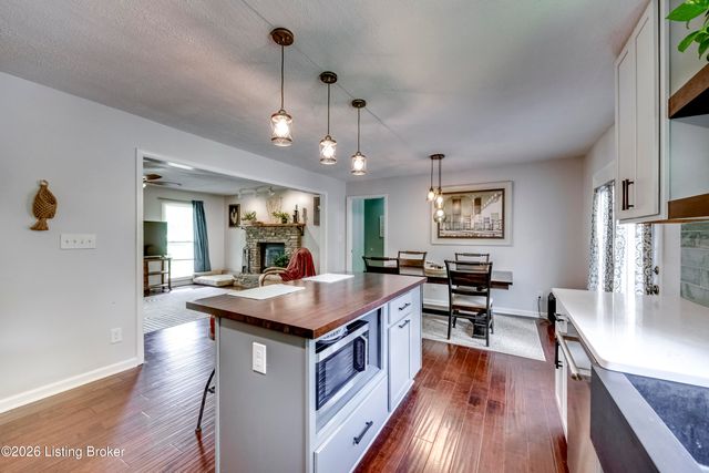 1801 Hawk Hill Rd, La Grange, KY 40031