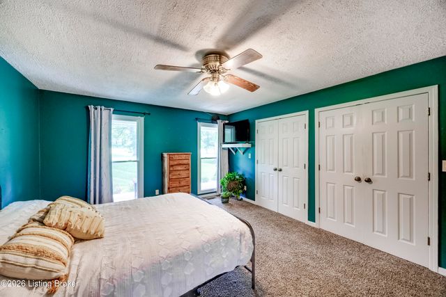 1801 Hawk Hill Rd, La Grange, KY 40031
