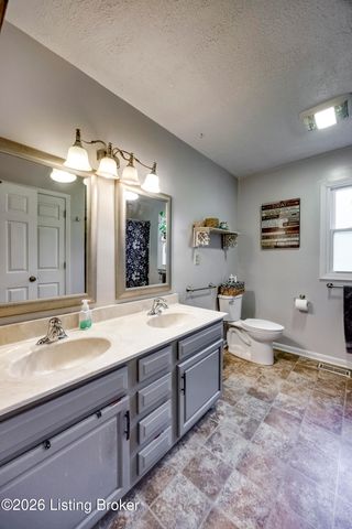 1801 Hawk Hill Rd, La Grange, KY 40031
