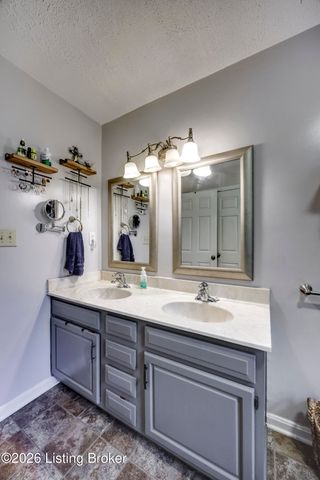 1801 Hawk Hill Rd, La Grange, KY 40031