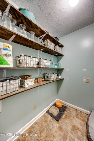 1801 Hawk Hill Rd, La Grange, KY 40031