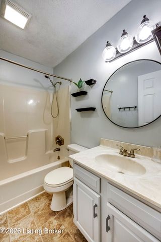 1801 Hawk Hill Rd, La Grange, KY 40031