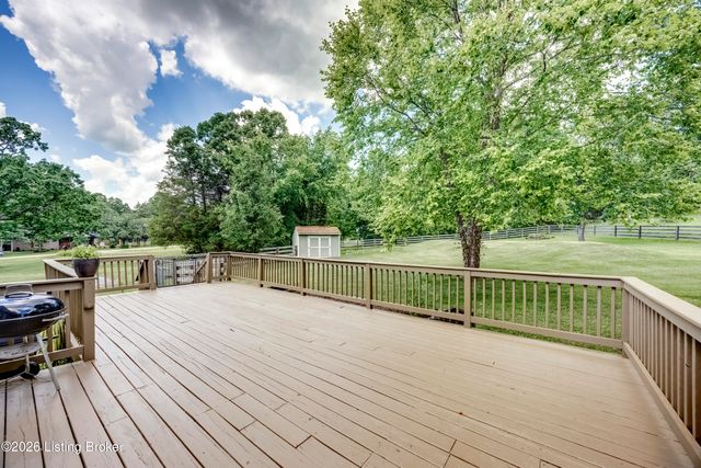 1801 Hawk Hill Rd, La Grange, KY 40031