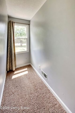 1801 Hawk Hill Rd, La Grange, KY 40031