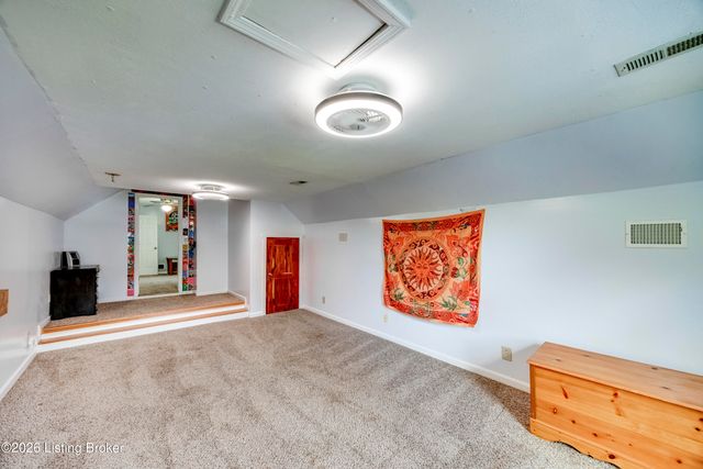 1801 Hawk Hill Rd, La Grange, KY 40031