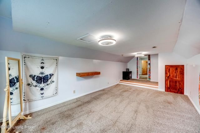 1801 Hawk Hill Rd, La Grange, KY 40031