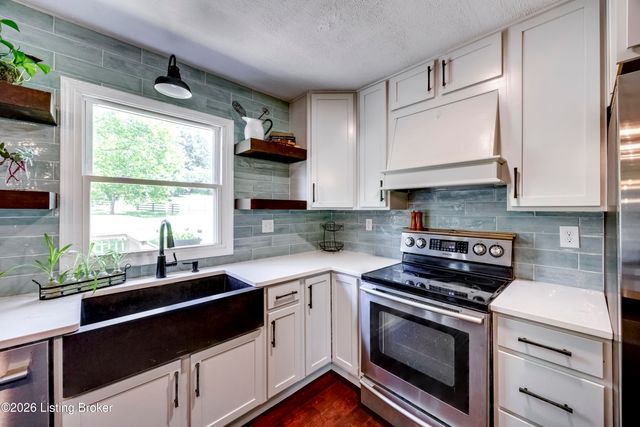 1801 Hawk Hill Rd, La Grange, KY 40031