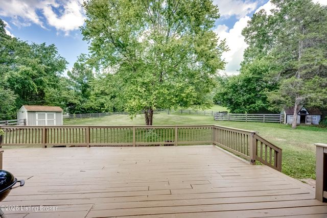 1801 Hawk Hill Rd, La Grange, KY 40031