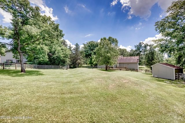 1801 Hawk Hill Rd, La Grange, KY 40031