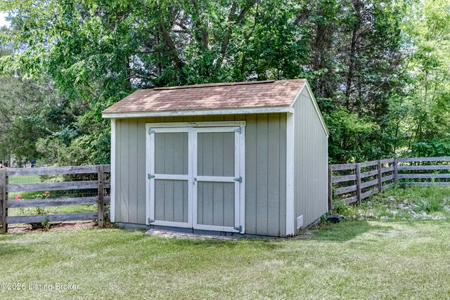 1801 Hawk Hill Rd, La Grange, KY 40031