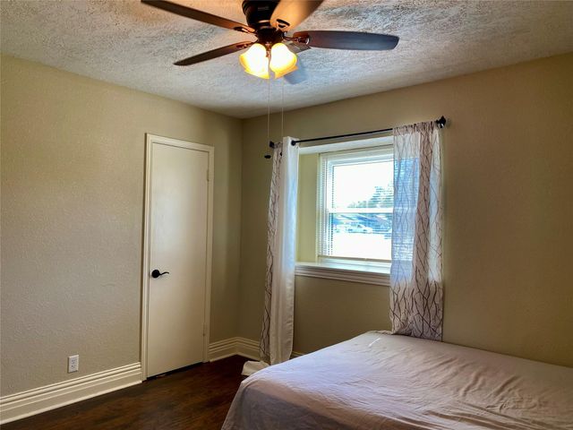 14131 Woodforest Boulevard, Houston, TX 77015