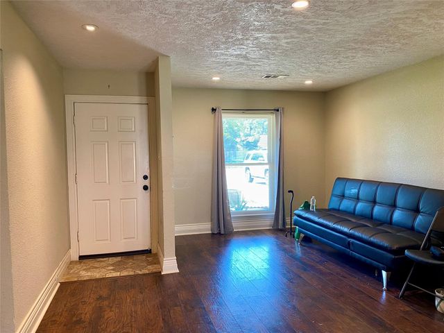 14131 Woodforest Boulevard, Houston, TX 77015